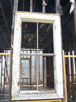 sideofhousebefore.jpg